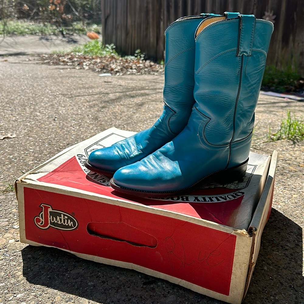 Vintage Women’s Teal Justin Boots 6 1/2 B. Ropers